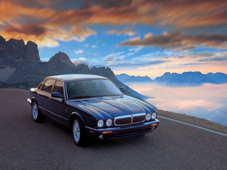  Jaguar XJ8 (X300) 1997 года  (фото 13 из 23)